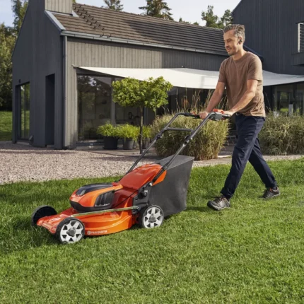 HUSQVARNA LC 142i ohne Akku und Ladegerät