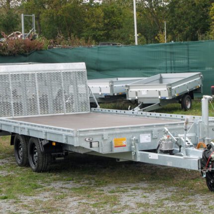 Hapert Indigo HT-2 – 3500 – 4550 x 2000 Kipphydraulik, Parabelfederung, Reling, Rampe