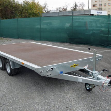 Humbaur Universal 3000 Seilwinde und Auffahrbohlen